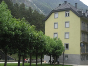  Albergue Turístico Rio Aragon  Канфранк